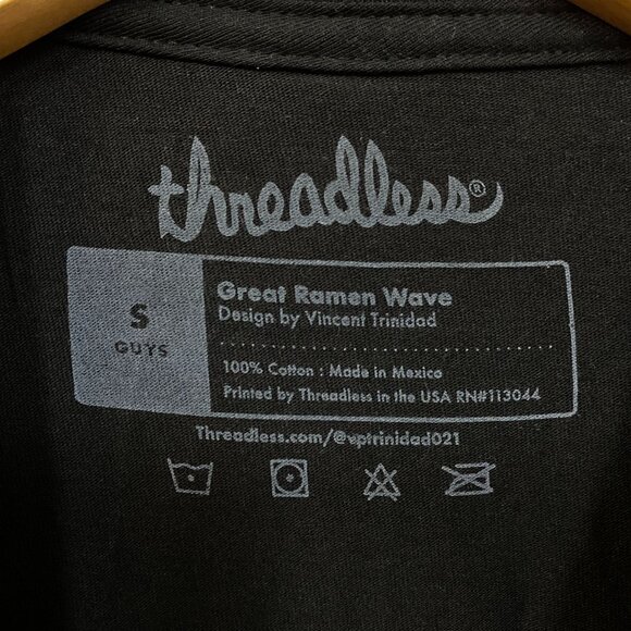 Threadless The Great Ramen Monster Wave of Kanagawa T-Shirt Small - Picture 4 of 4